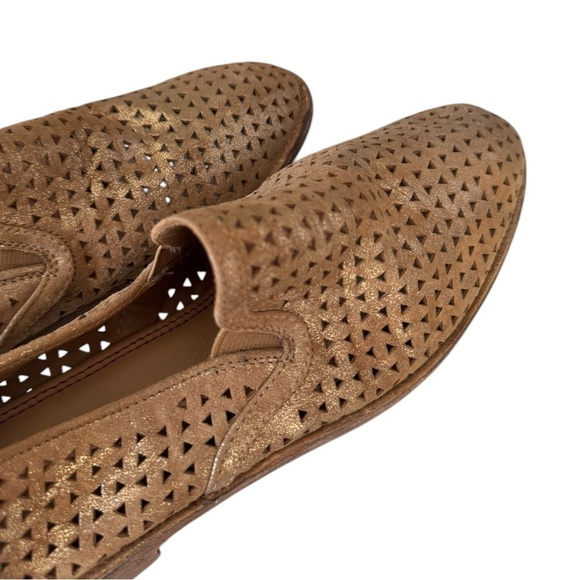 New! Trask Ali Perf in Gold Italian Metallic Suede - Picture 4 of 5